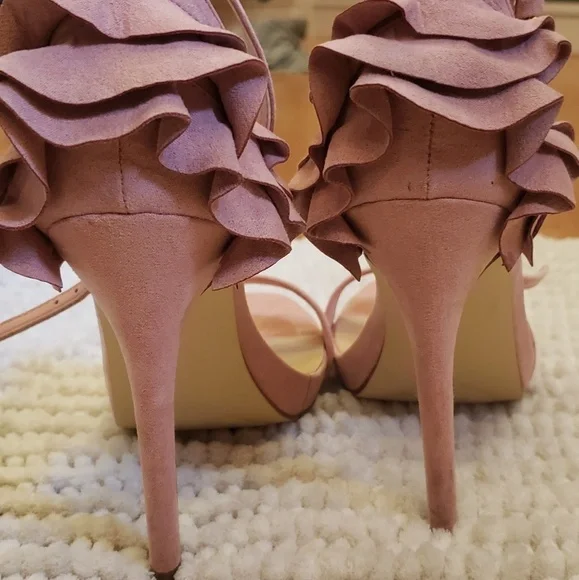 Heeled sandals soft pink color - Picture 2 of 5